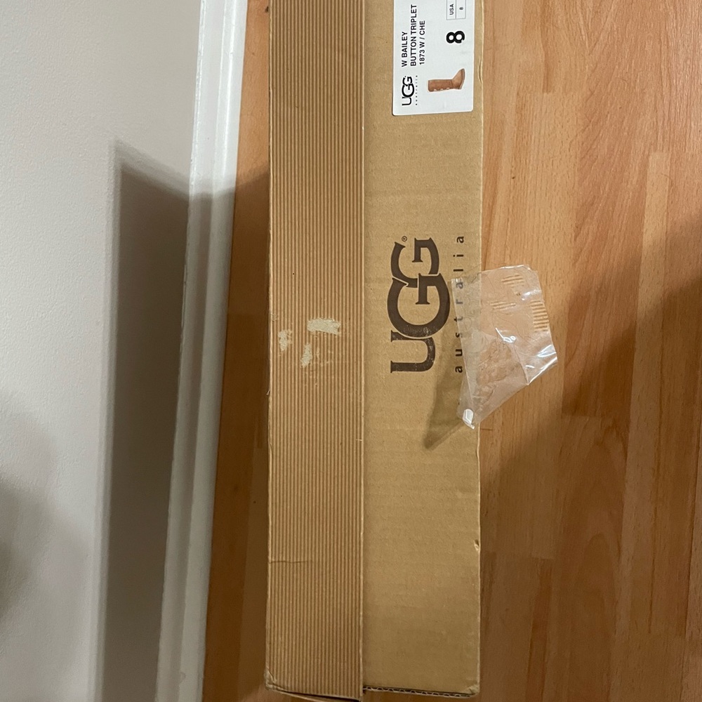 Ugg boots - Picture 3 of 5